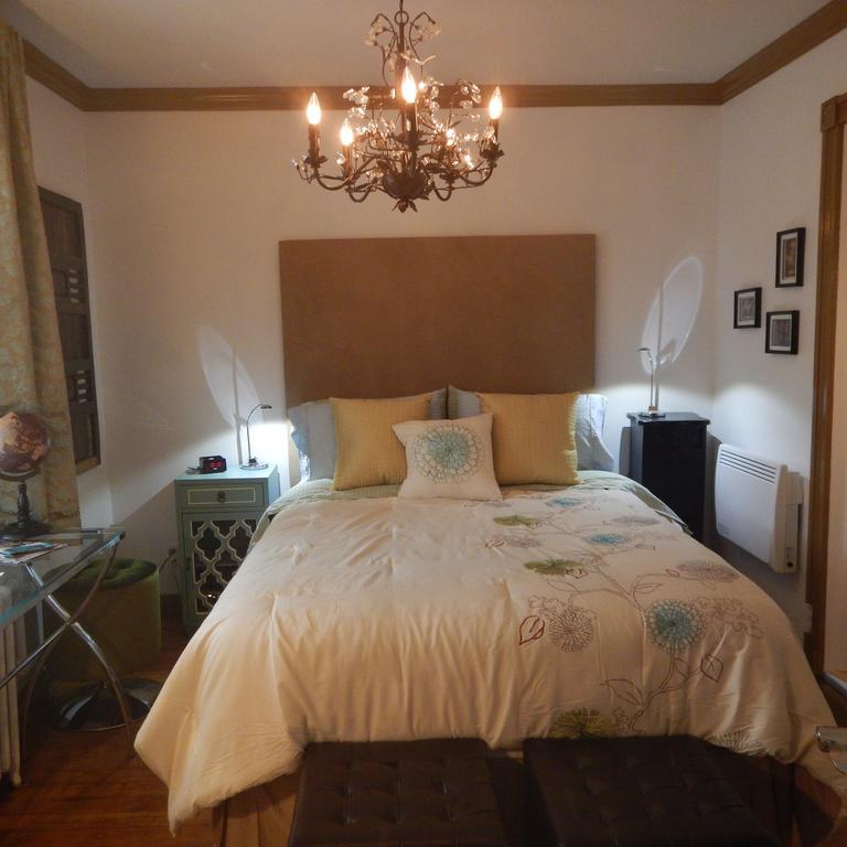 Gite Aux Goglus Saint-Jean-des Piles Zimmer foto